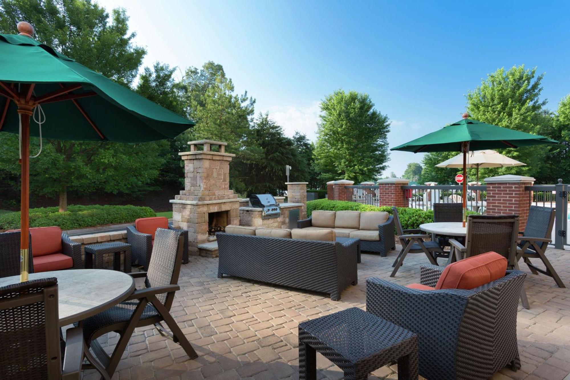Hampton Inn Belmont At Montcross Esterno foto