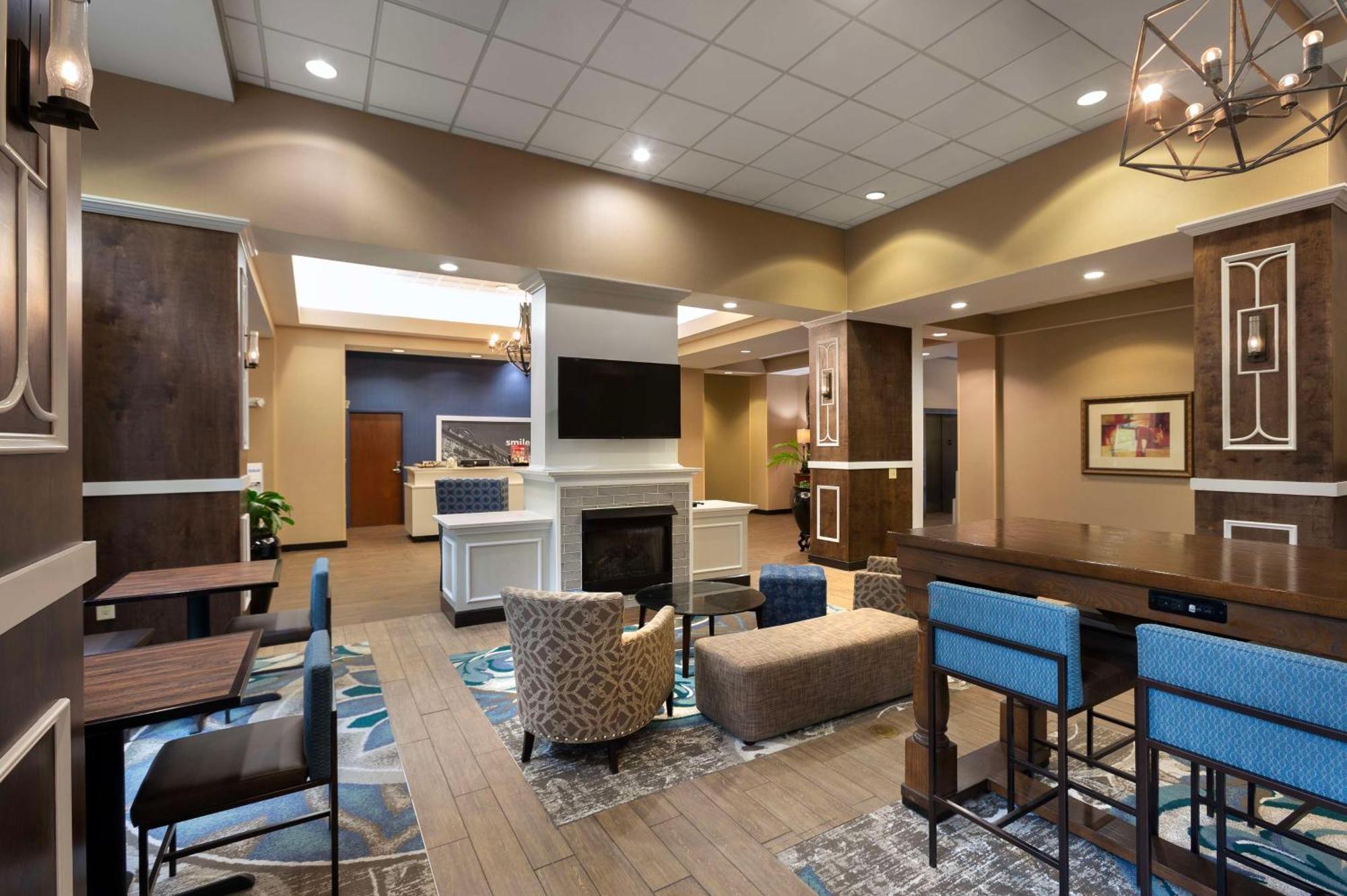 Hampton Inn Belmont At Montcross Esterno foto
